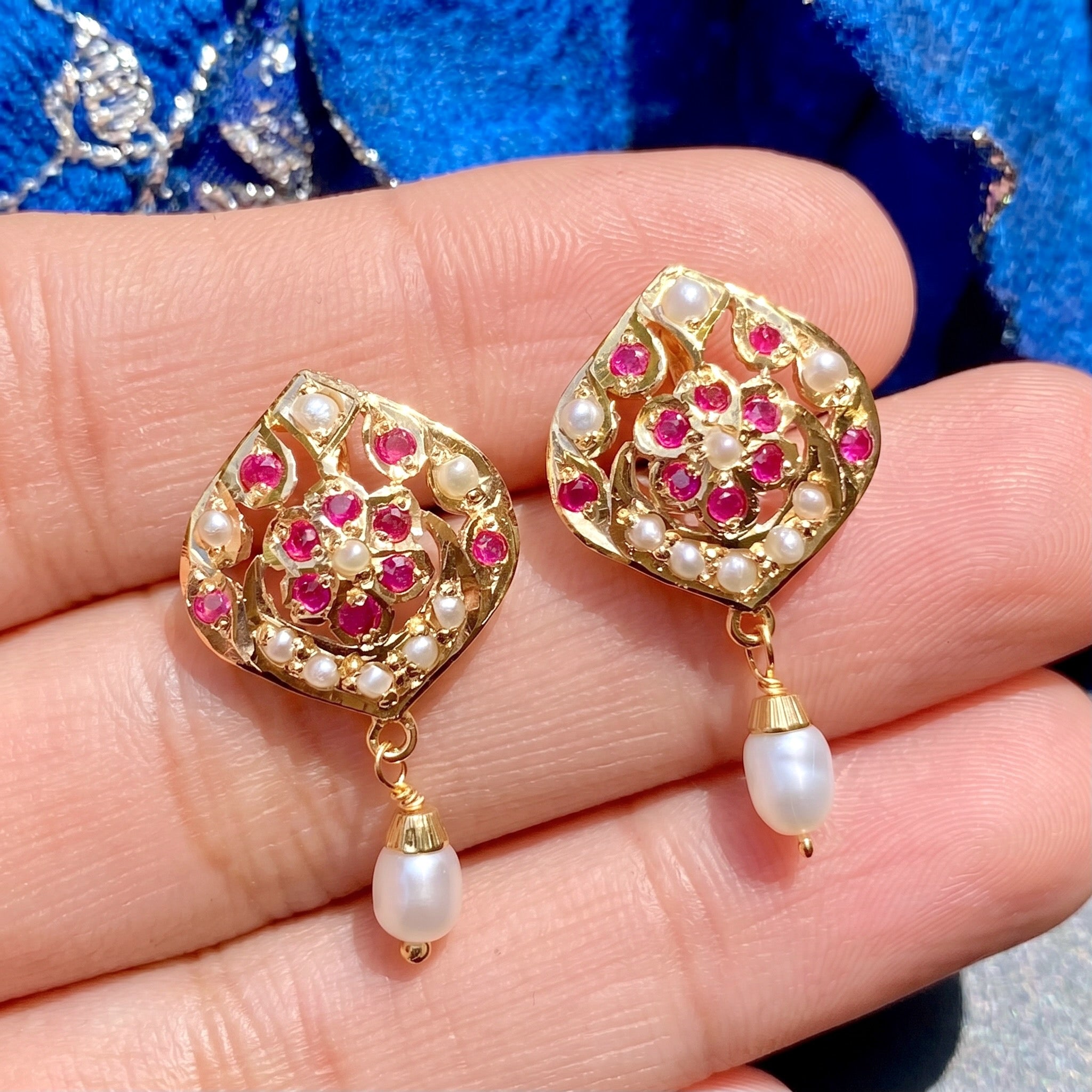 dailywear-stud-earrings.jpg