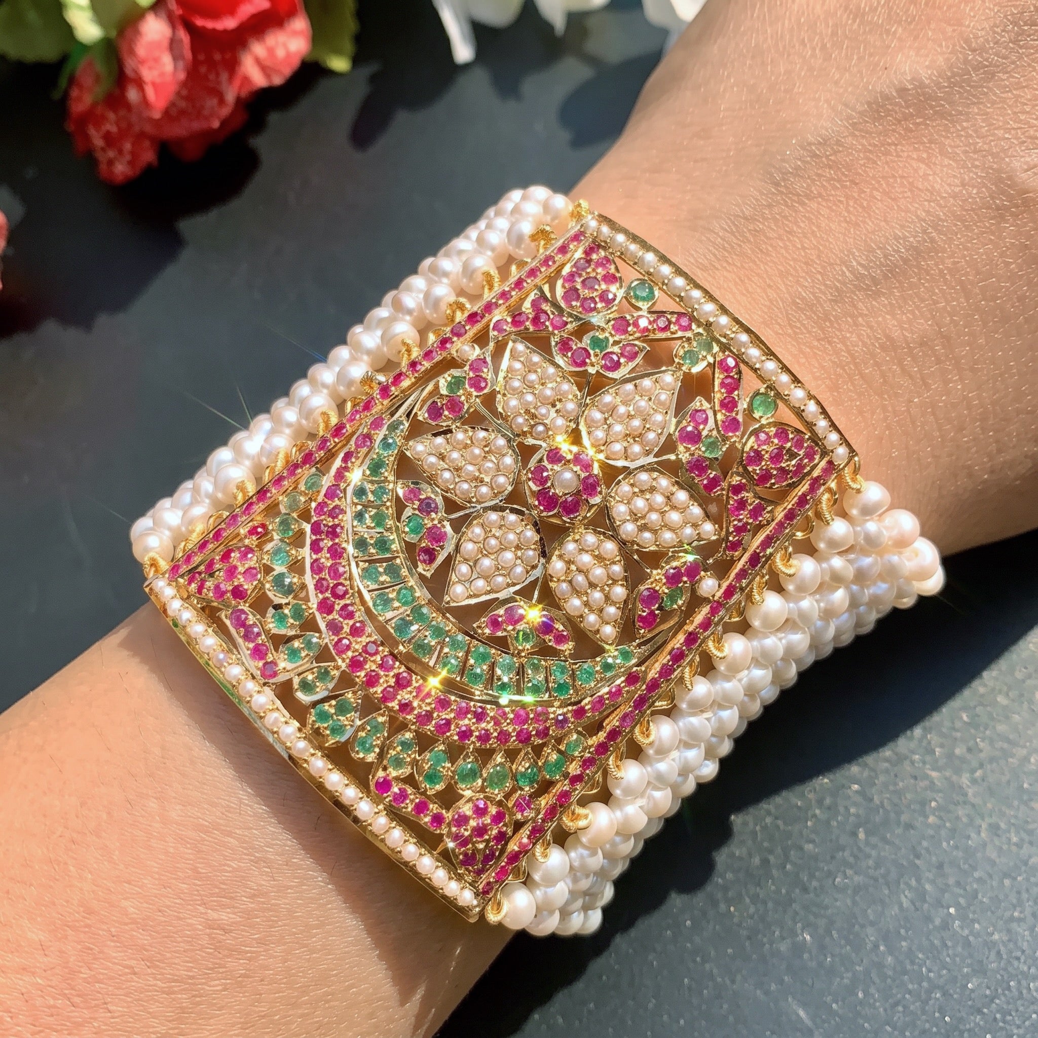 22 carat gold bengali mantasha studded with stones under 20 grams or 2 tolas