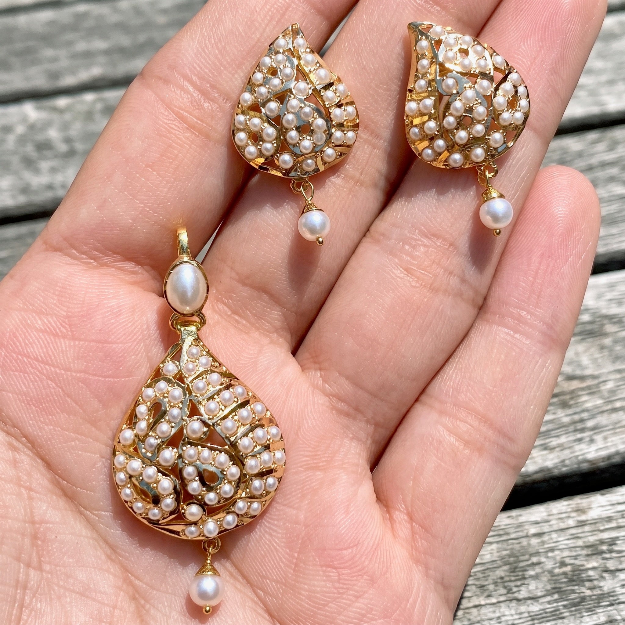 light weight pendant set