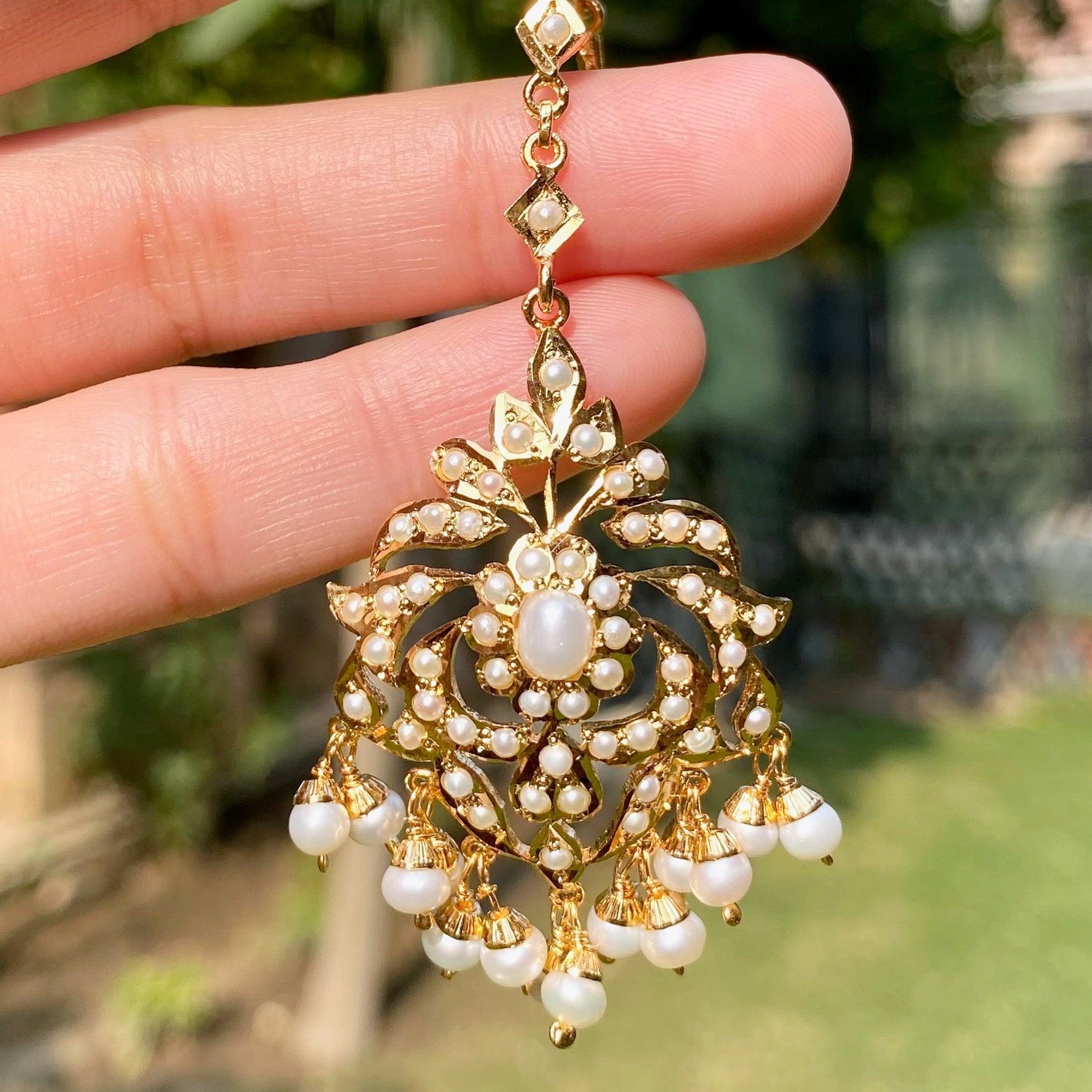 Mangteeka Studded with Freshwater Pearls | Traditional Pearl Tikka TK 018