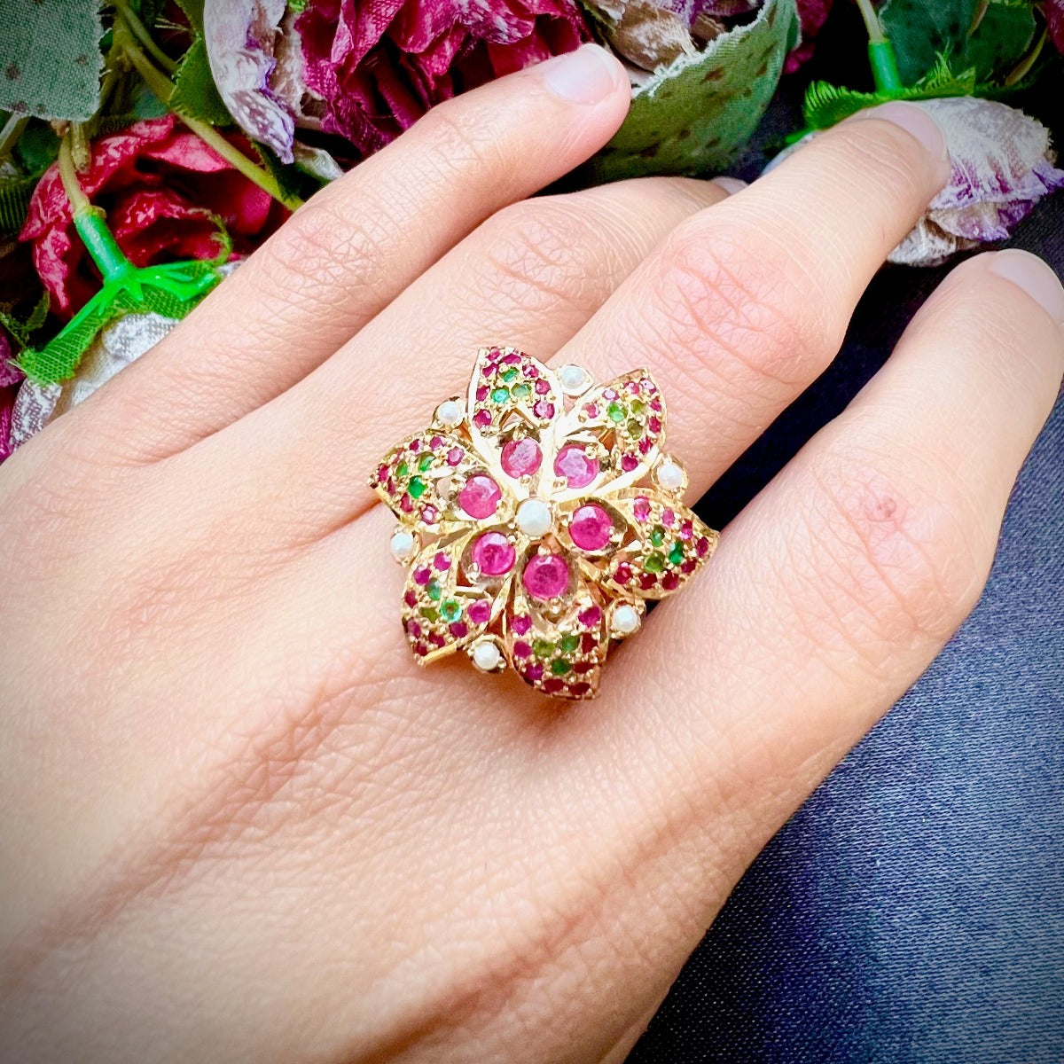 Jadau Cocktail Ring in 22k Gold GLR 019