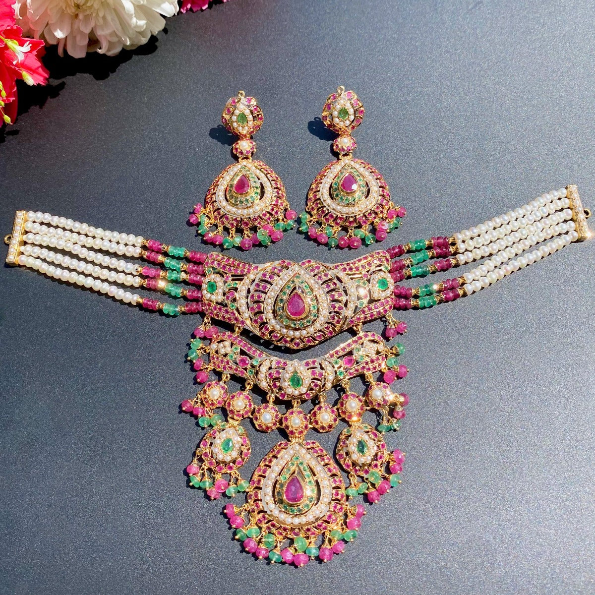 traditional gold choker