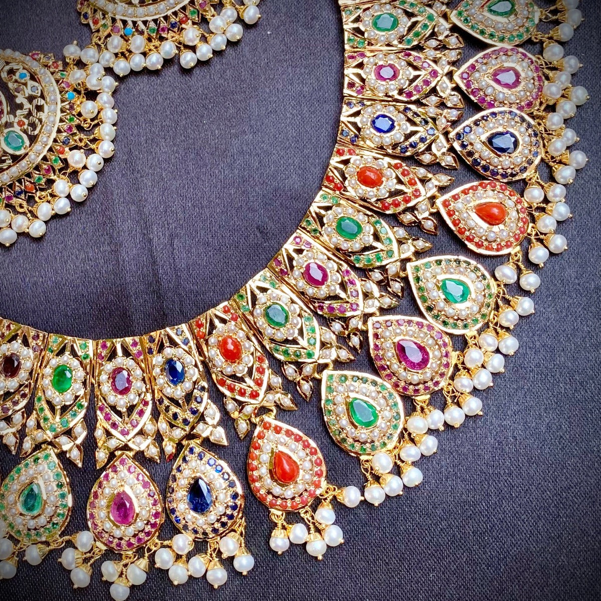 multicoloured Hyderabadi necklace set in gold