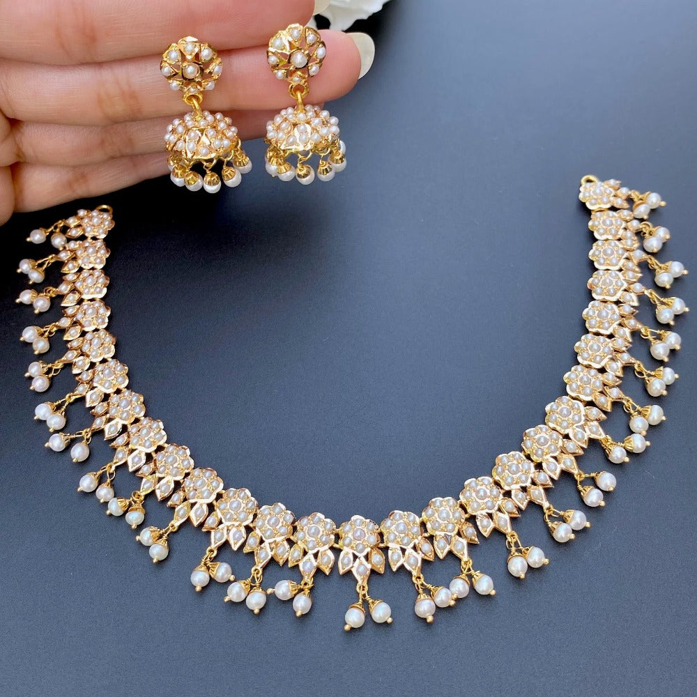 light weight gold necklace set under 2 lacs