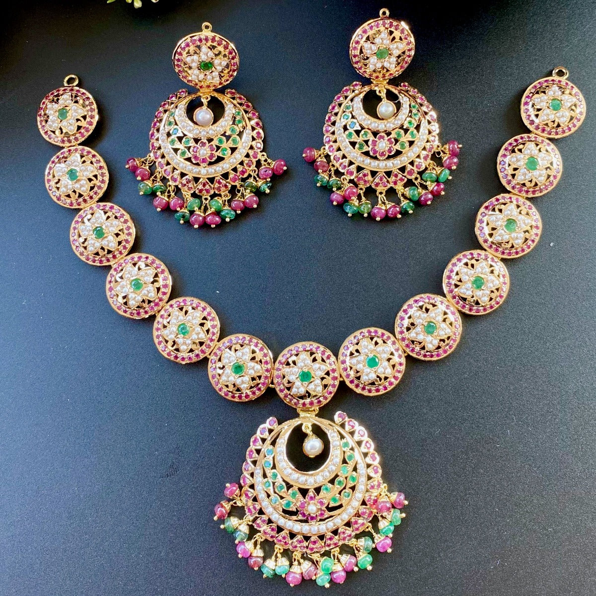 antique necklace set tanishq