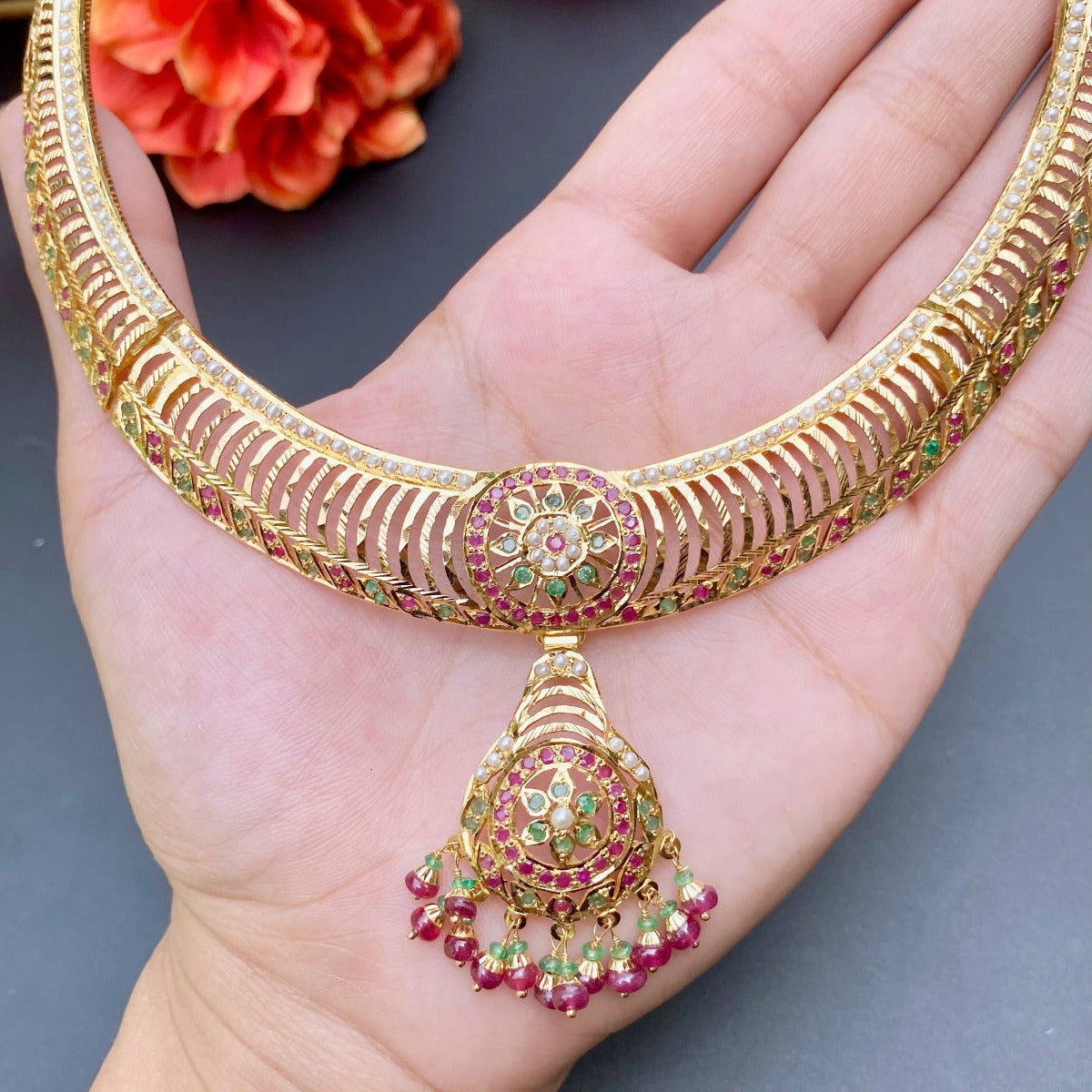 Jadau Necklace Set in 22ct Gold GNS 184