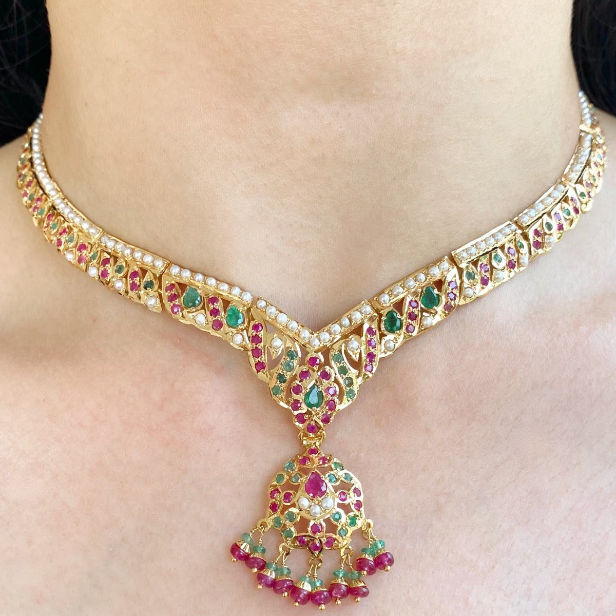 Delicate Multicoloured Necklace set in 22ct Gold GNS 183