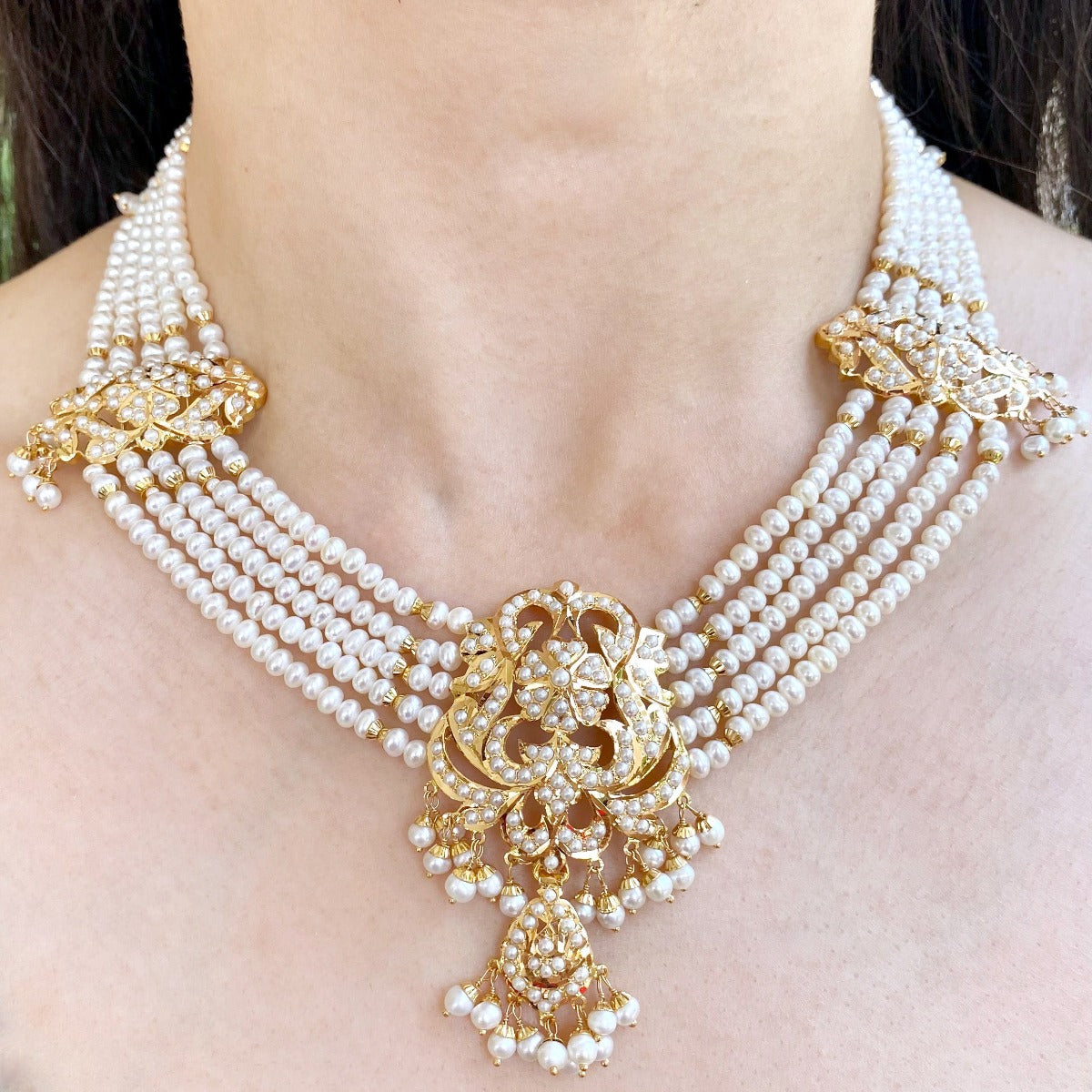 Royal Pearl Necklace with Chandbali in 22ct Gold GNS 100