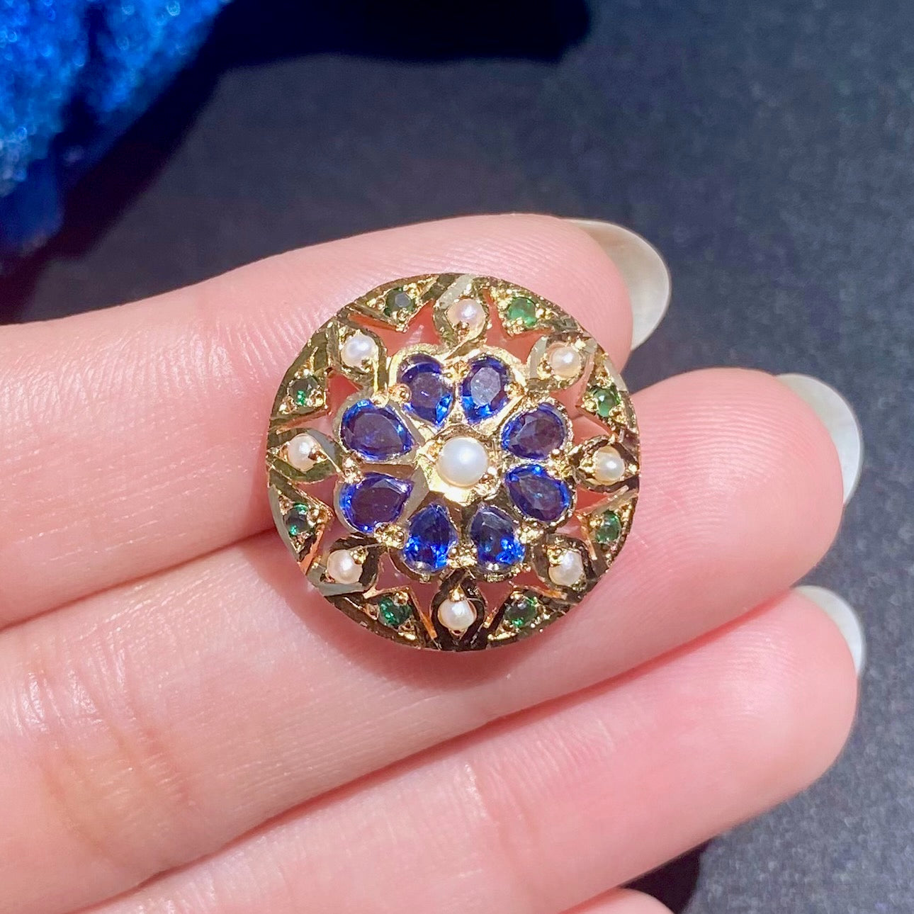 small studs jadau