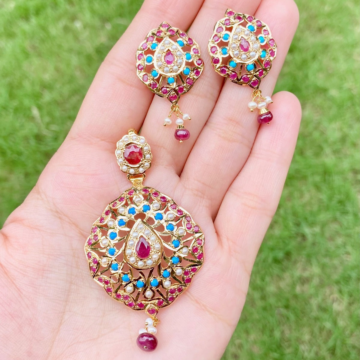 ruby pheroza pendant set