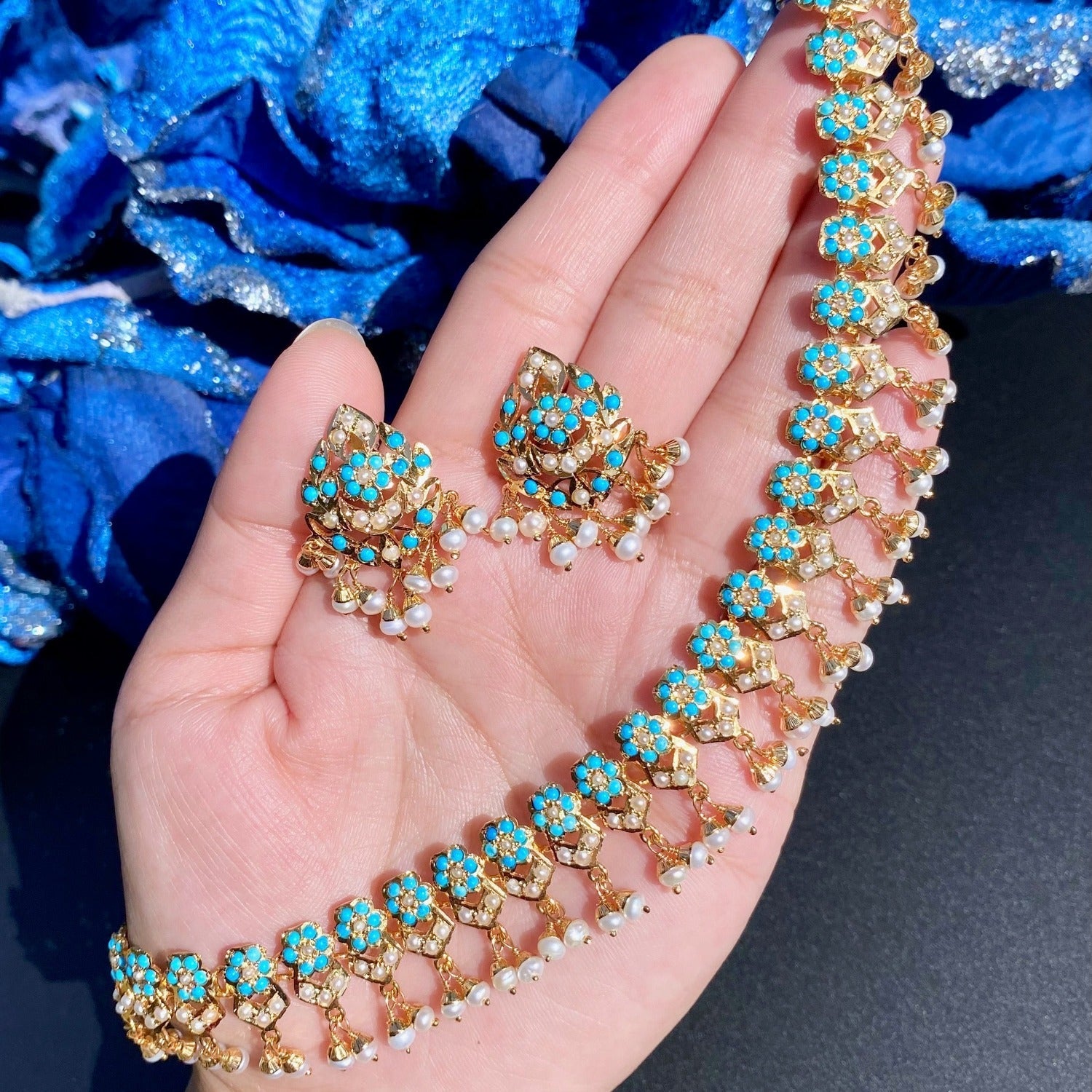 deliacte turquoise necklace