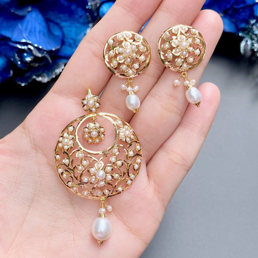 22k gold pendant set under 2 tola studded with pearls