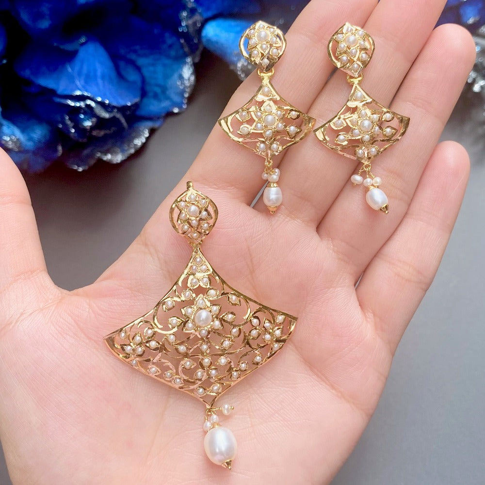 gold pendant set under 1 lakh