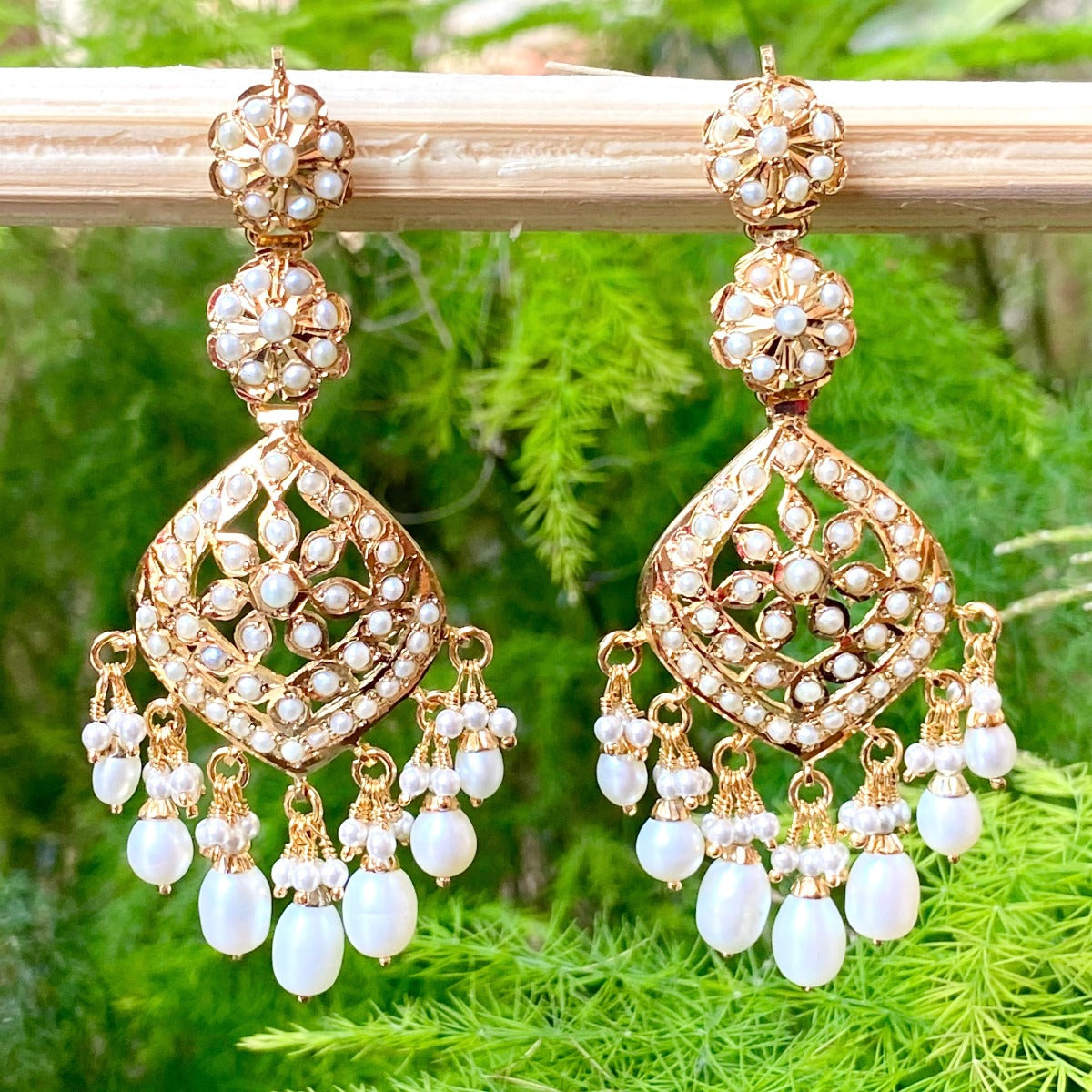 nizami pearl earrings