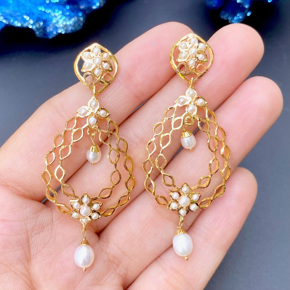 lightweight jadau pearl earrings
