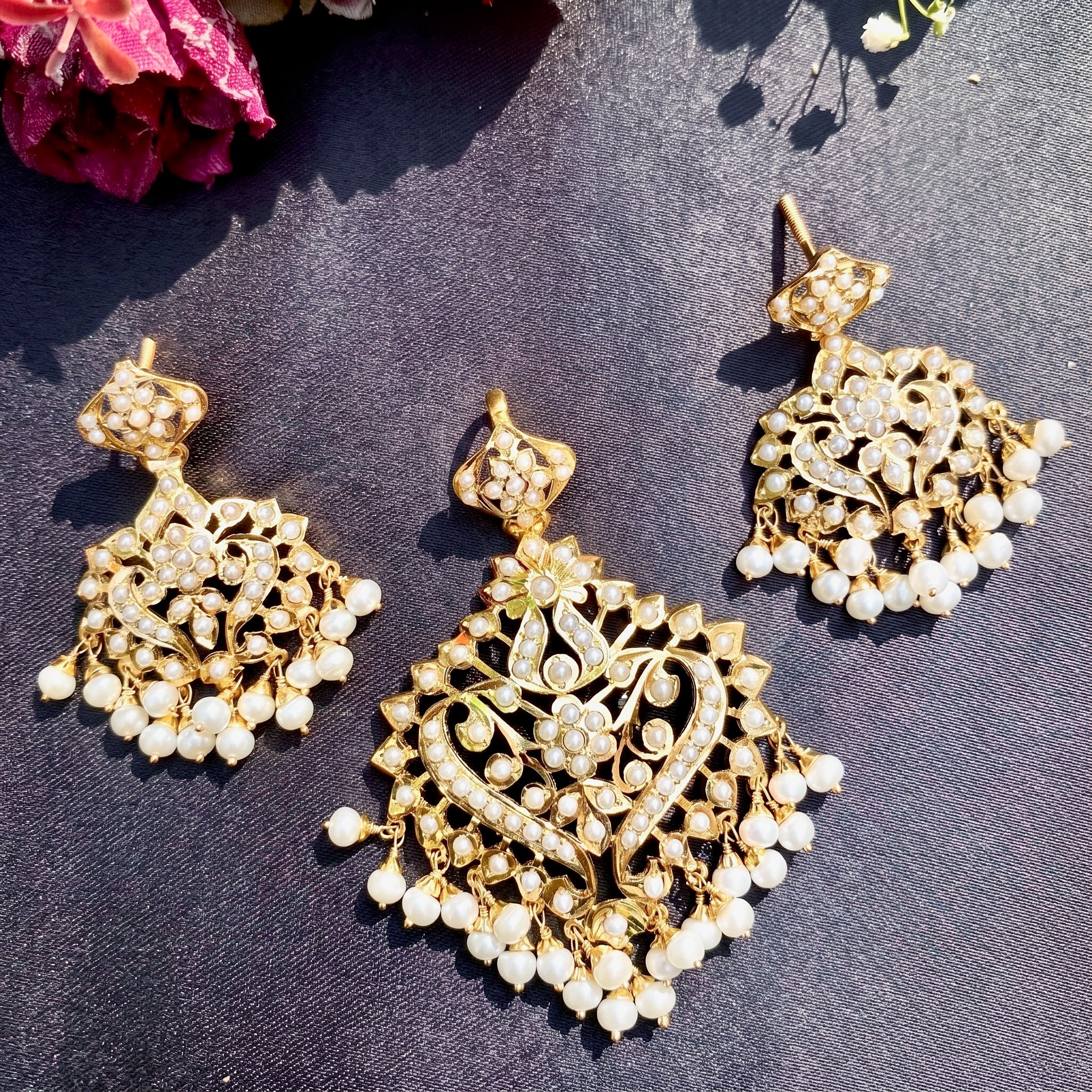 antique design gold plated jadau pendant set in california