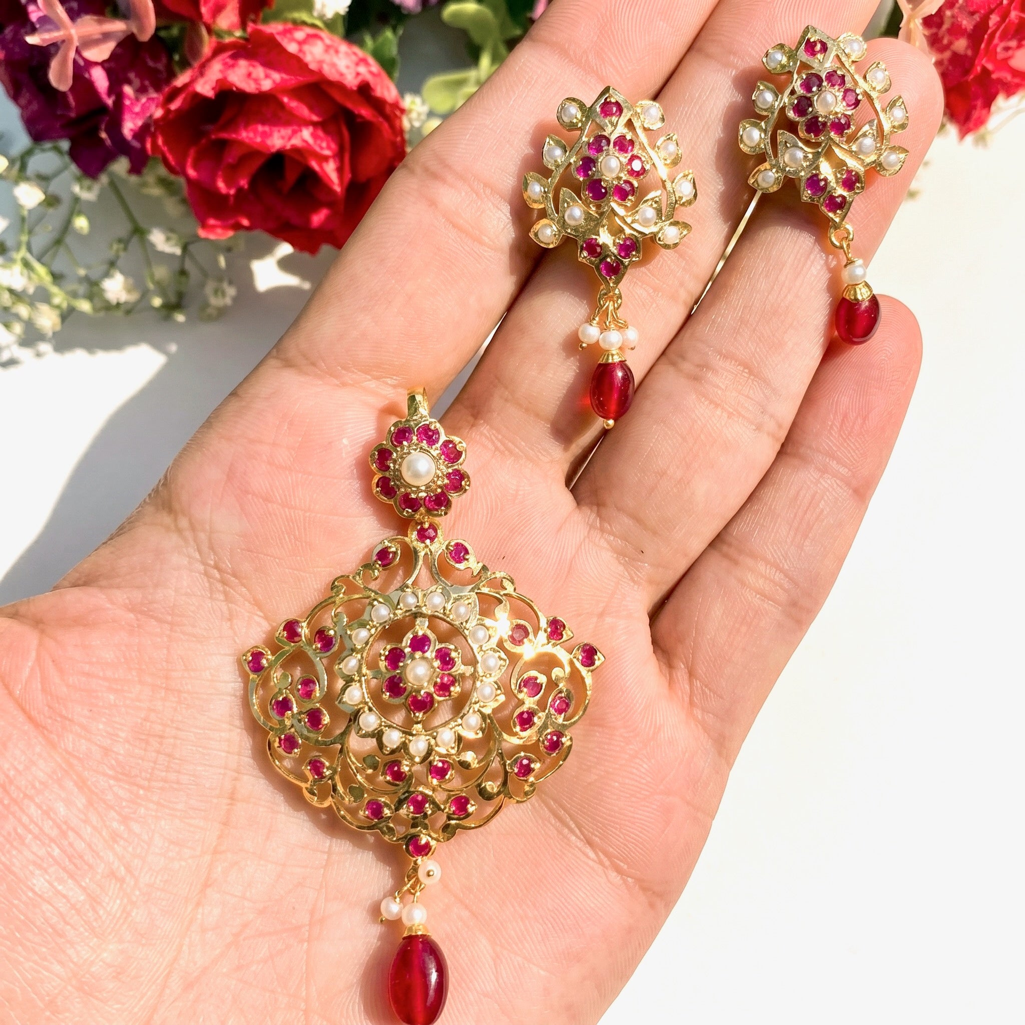 gold plated pendant set under 10000