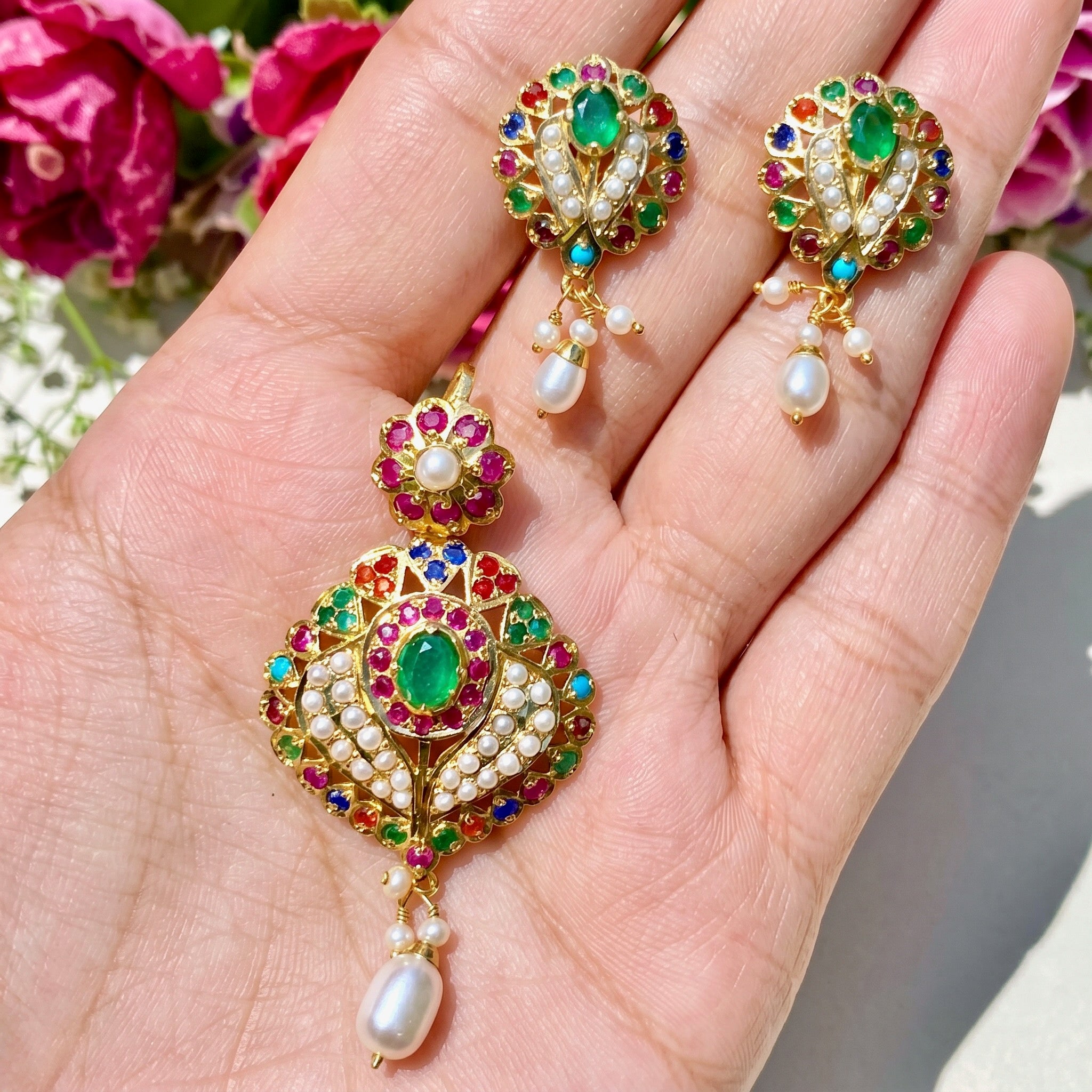 navrattan pendant set gold plated
