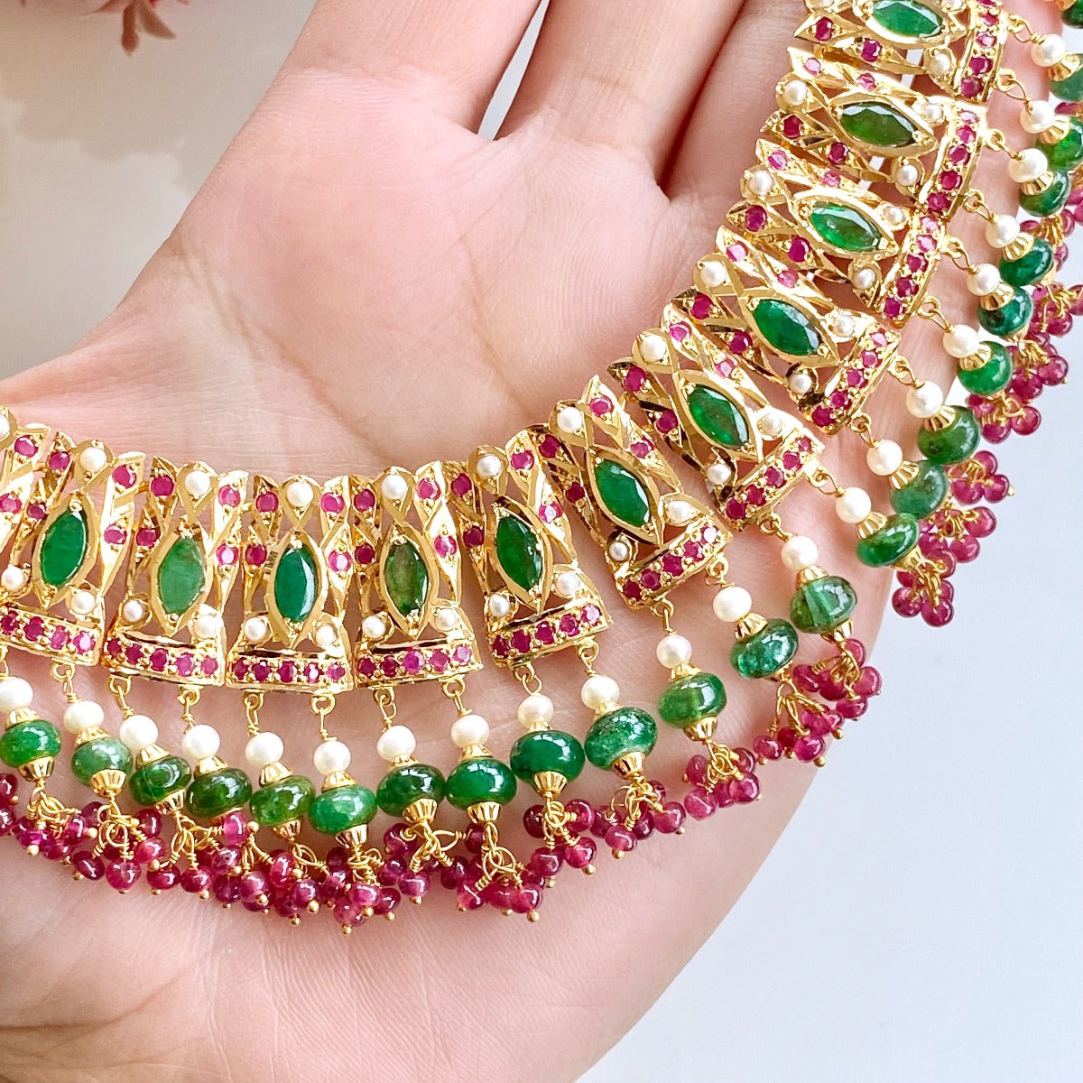 indian emerald necklace tanishq