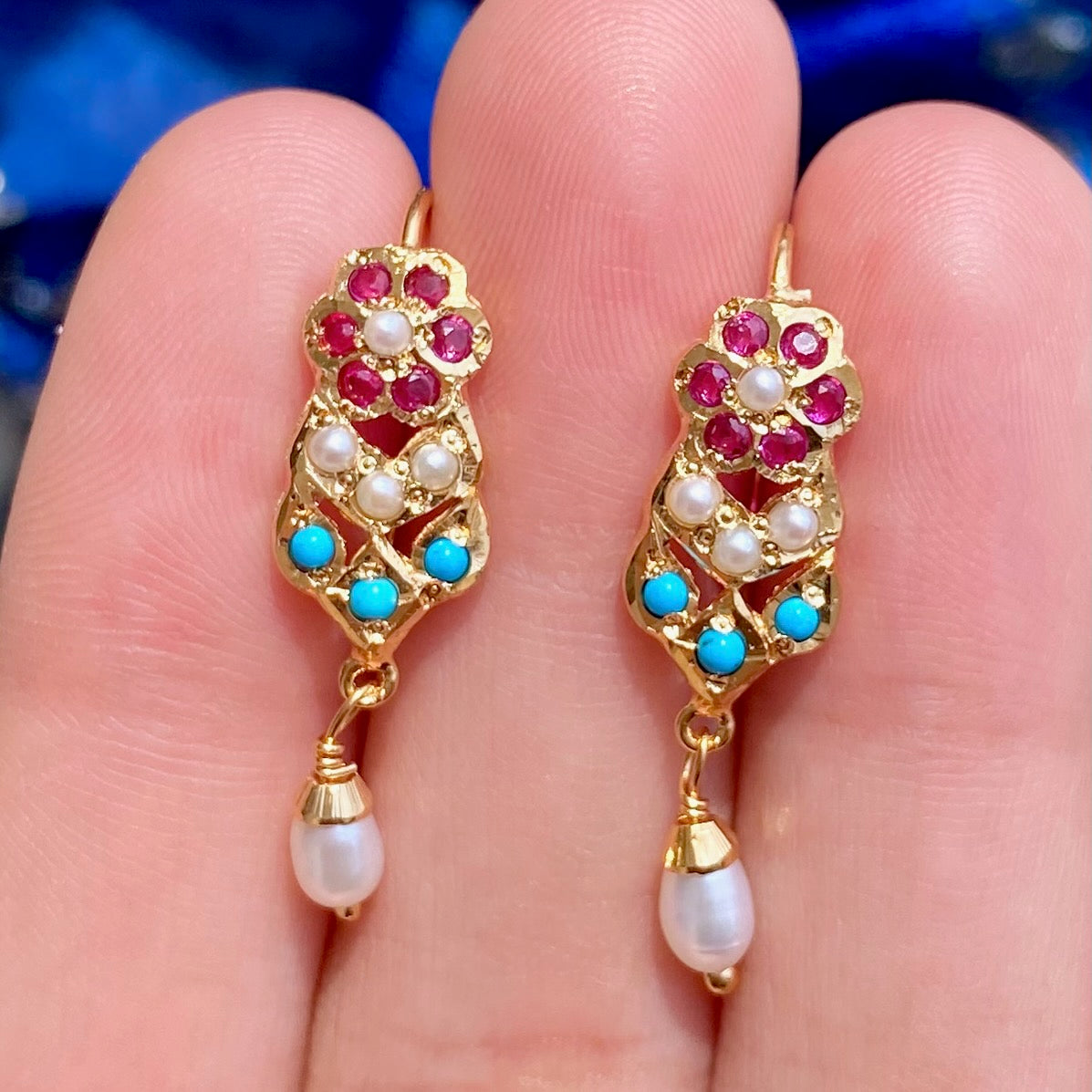 exquisite-fish-hook-earrings.jpg