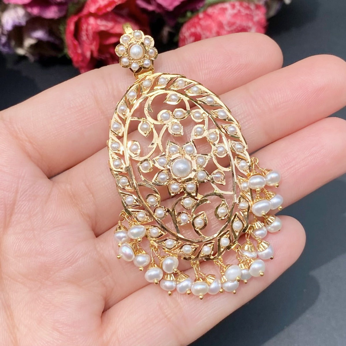 gold gold pendant in 22k gold