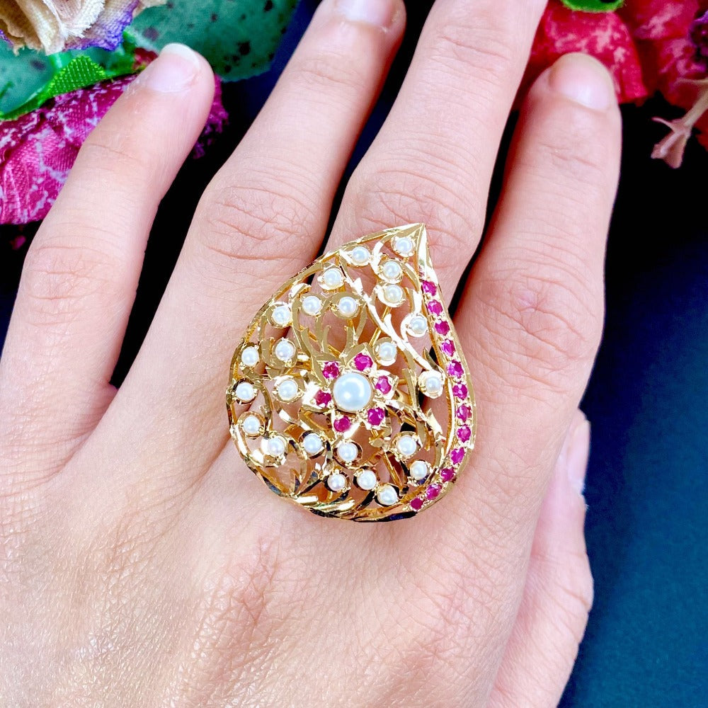 gold cocktail ring under 10 grams