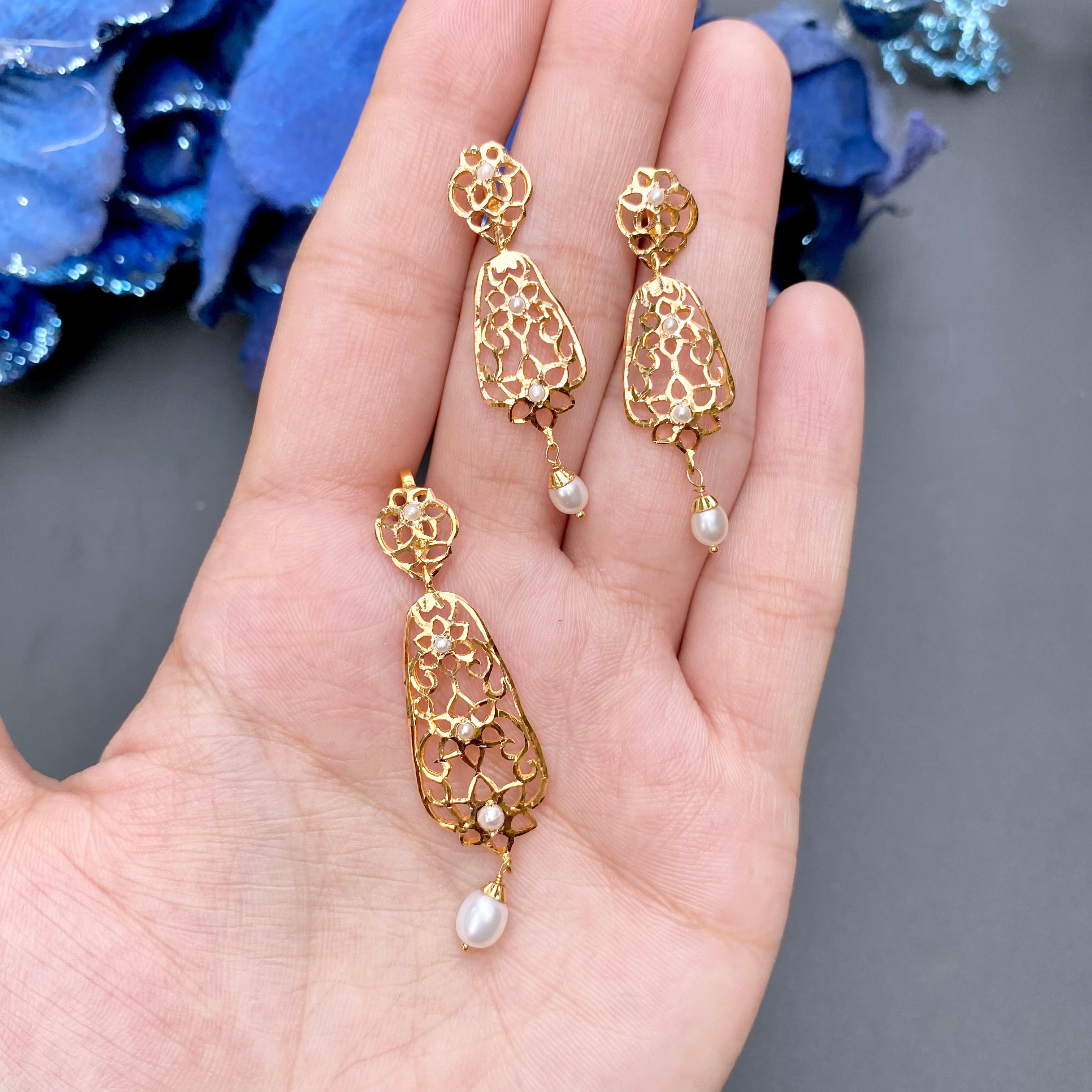 lightweight gold pendant set