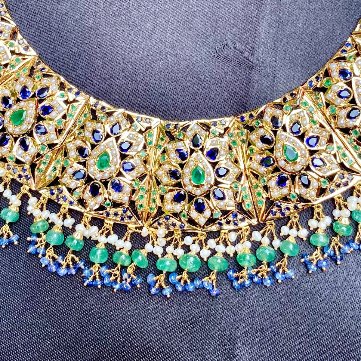 classic indian neelam panna necklace