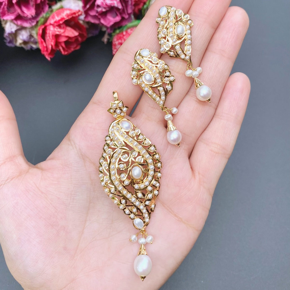 real pearls 22k gold pendant set under 15 grams