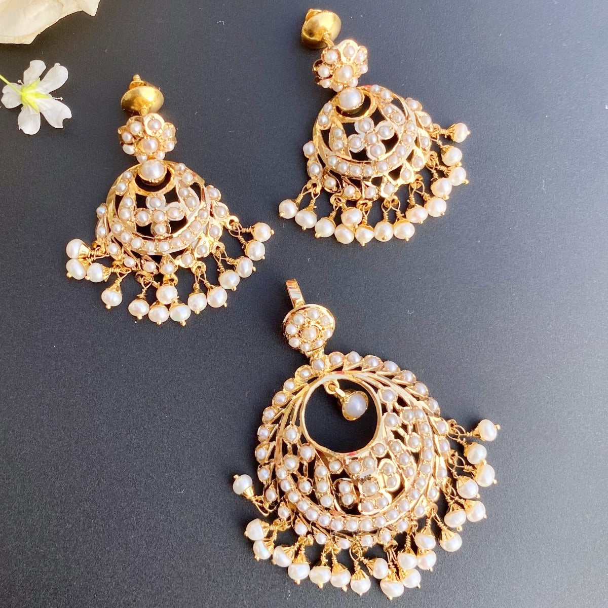 tanishq gold pendant set