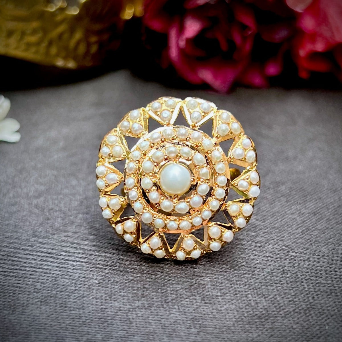 round gold cocktail ring tanishq