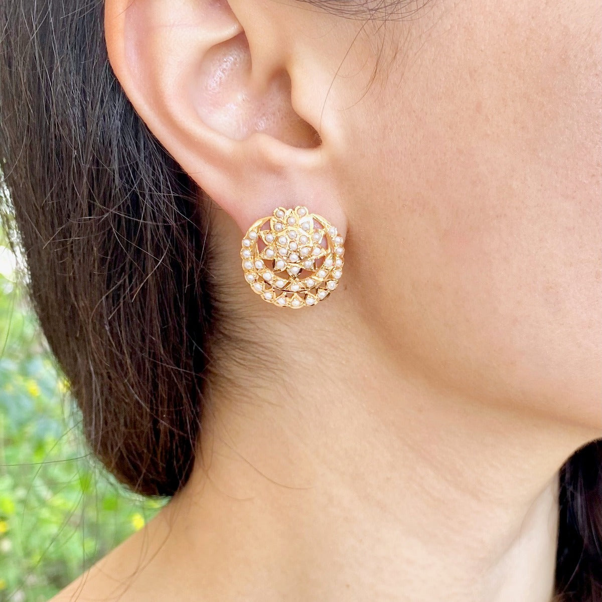 tanishq gold studs with pearls